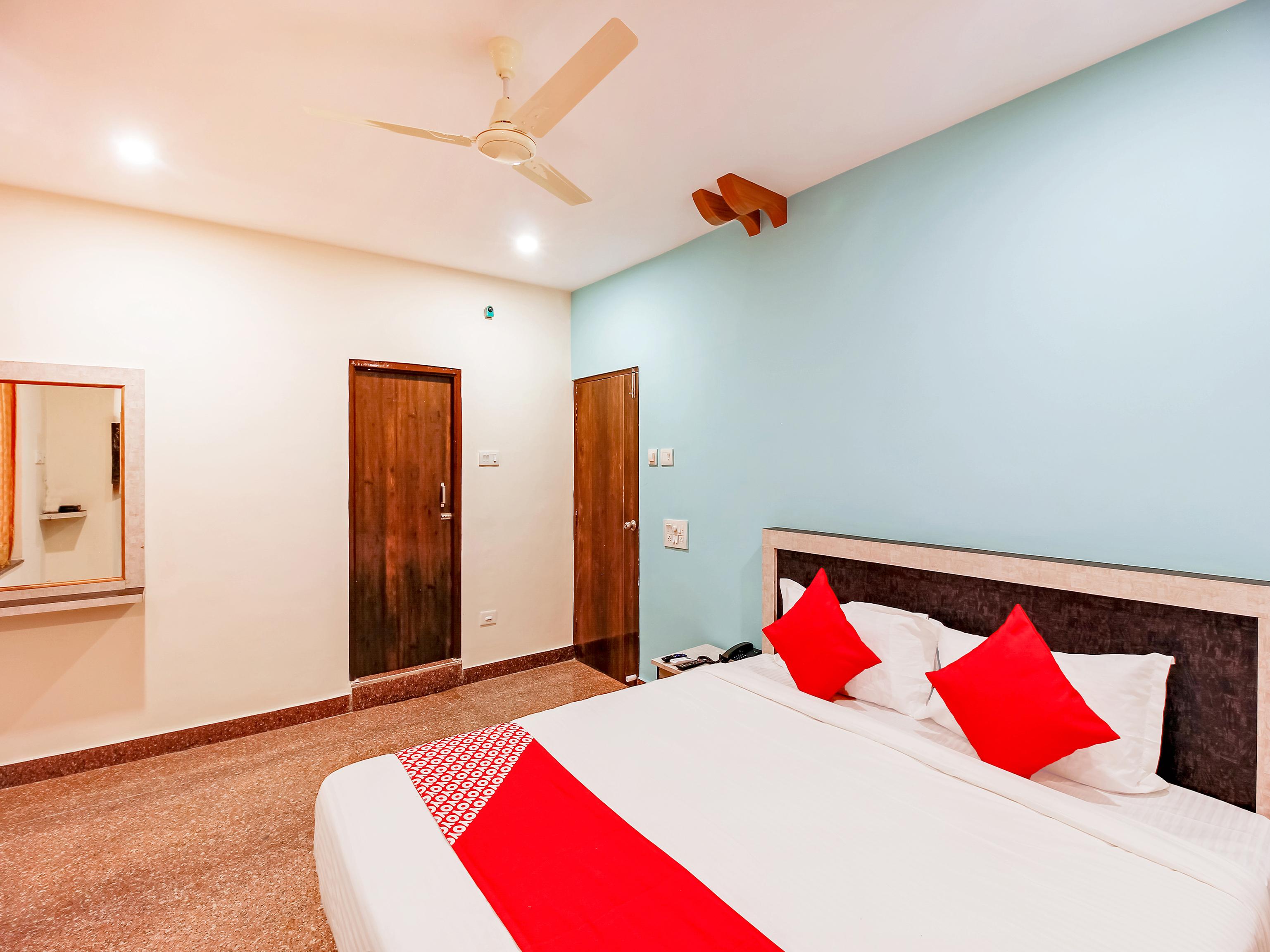 Capital O Hotel Vaishnavi Secundurabad Екстериор снимка